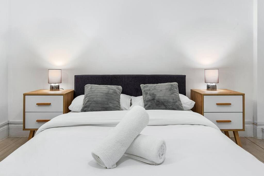 Holiday Home Near Kings Cross Sleep 12 Sp7 Лондон Экстерьер фото