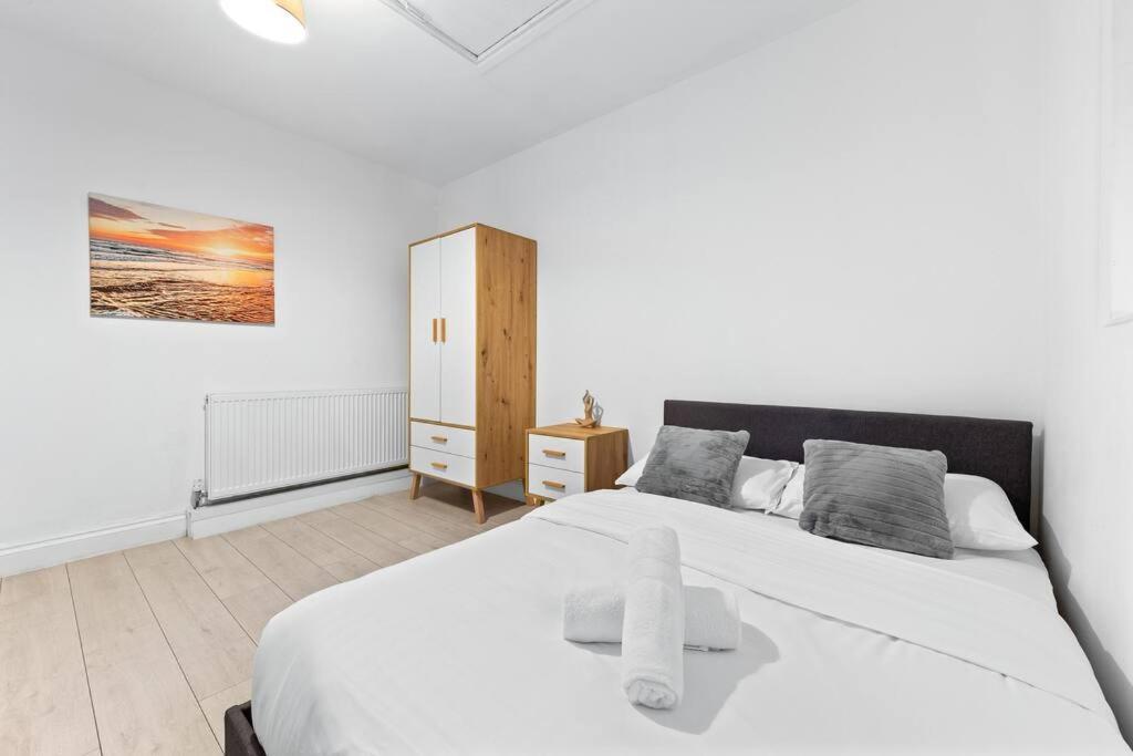 Holiday Home Near Kings Cross Sleep 12 Sp7 Лондон Экстерьер фото