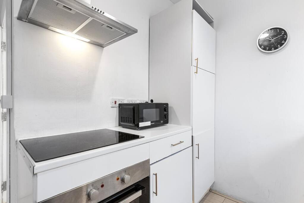 Holiday Home Near Kings Cross Sleep 12 Sp7 Лондон Экстерьер фото