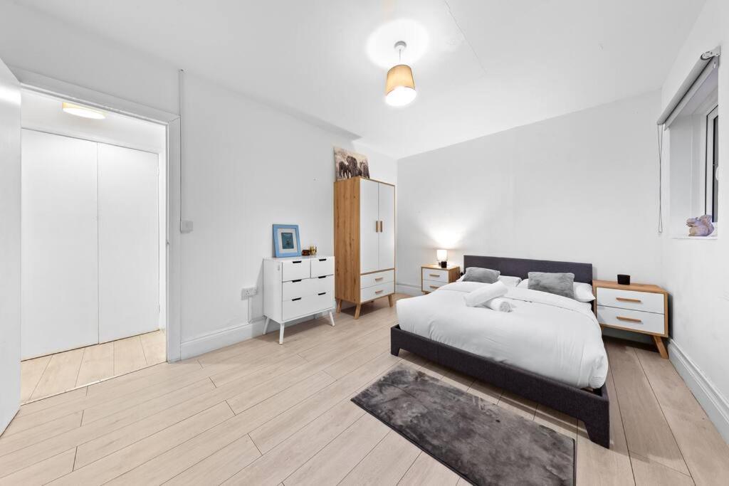 Holiday Home Near Kings Cross Sleep 12 Sp7 Лондон Экстерьер фото
